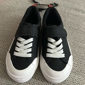 Boys sneakers